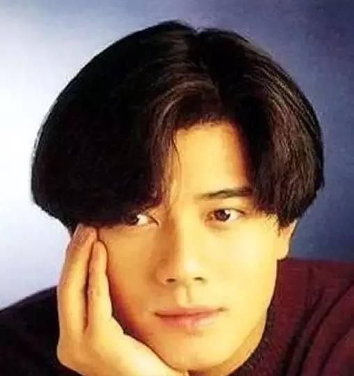 國內(nèi)男明星們，你們是不是對(duì)時(shí)裝周街拍有什么誤會(huì)？