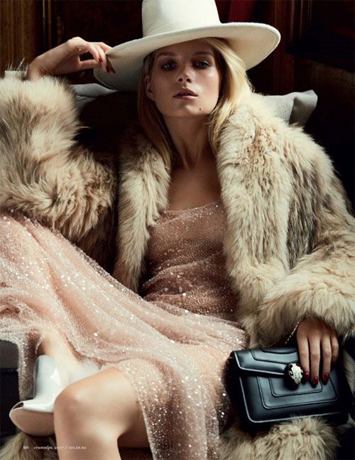 新生代超模Lottie Moss 秋裝奢華風尚大片